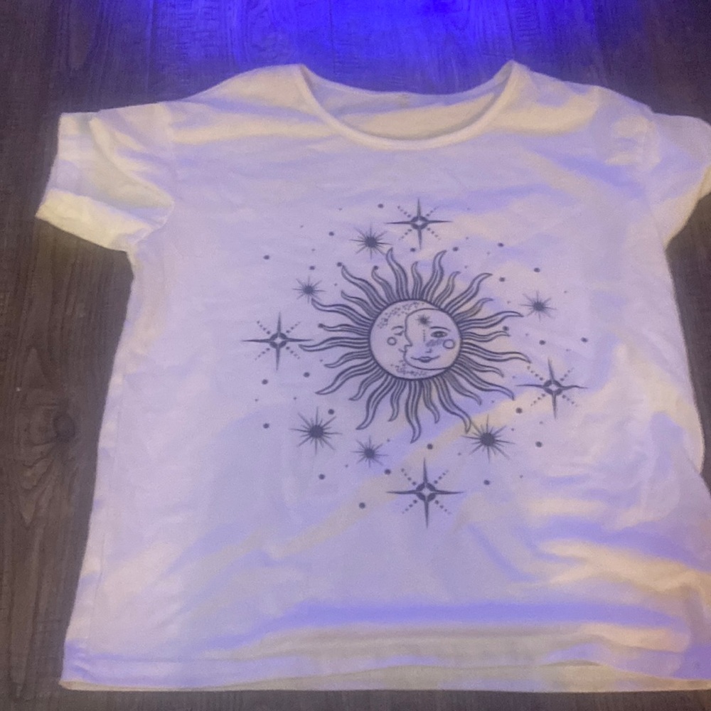 Cute white t-Shirt with designs on it from Shein girls